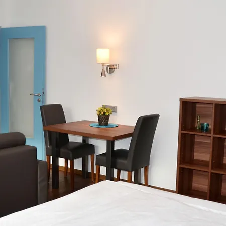 Neu - & 3*