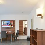 Neu - & מלון 3*