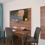 מלון Neu - & 3*