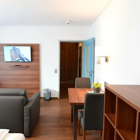 Neu - & Hotel 3*