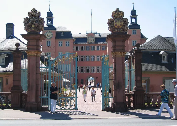 Neu - Guesthouse&apartments Hotel